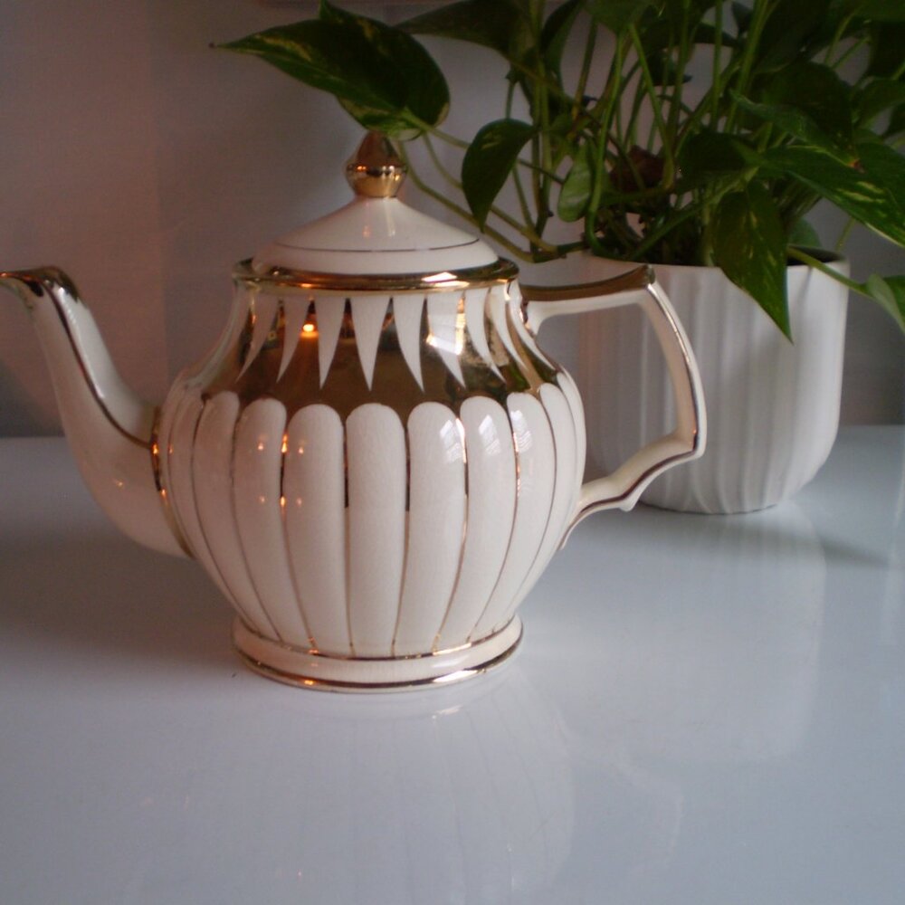 VINTAGE SADLER GOLD/WHITE ENGLISH TEAPOT WITH LABEL #3441 - Picture 4 of 5